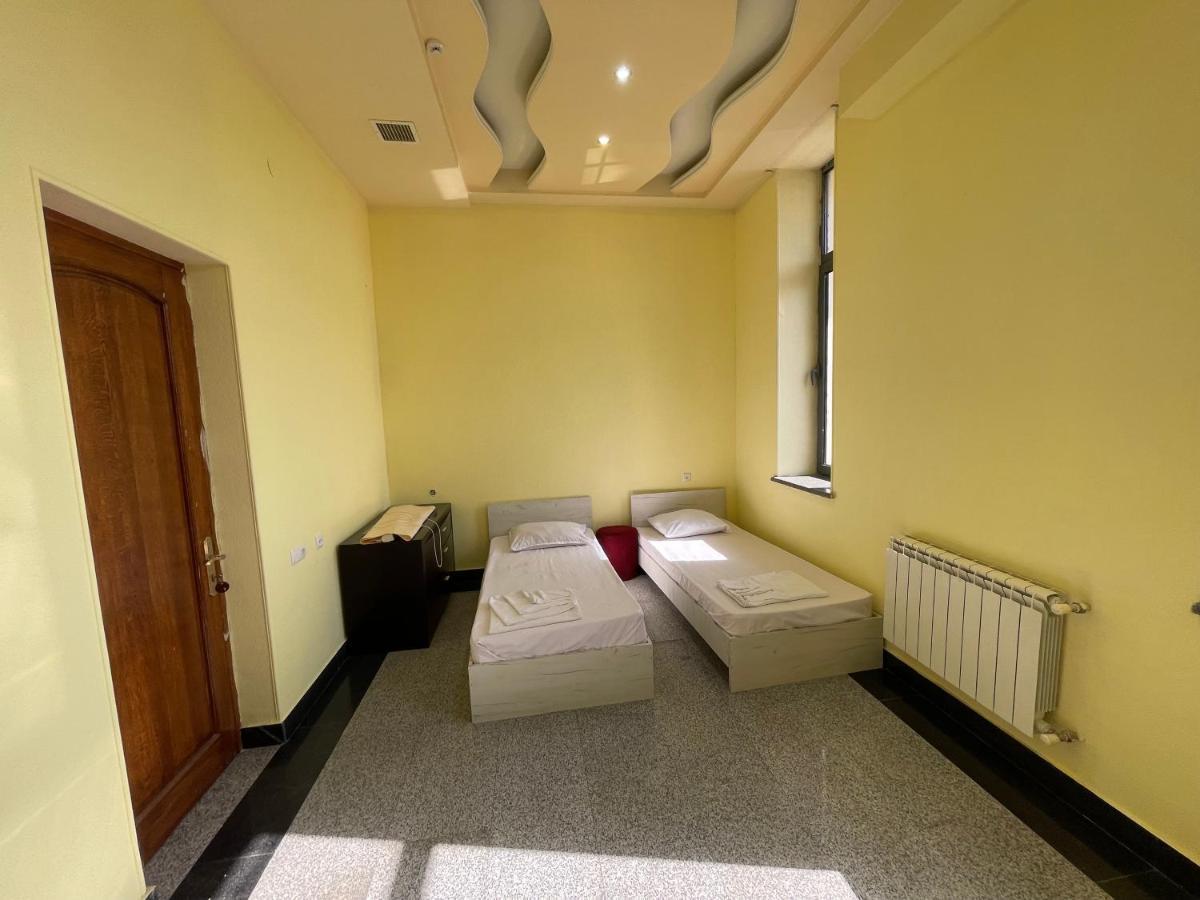 Joy Hotel Apartament Єреван Екстер'єр фото