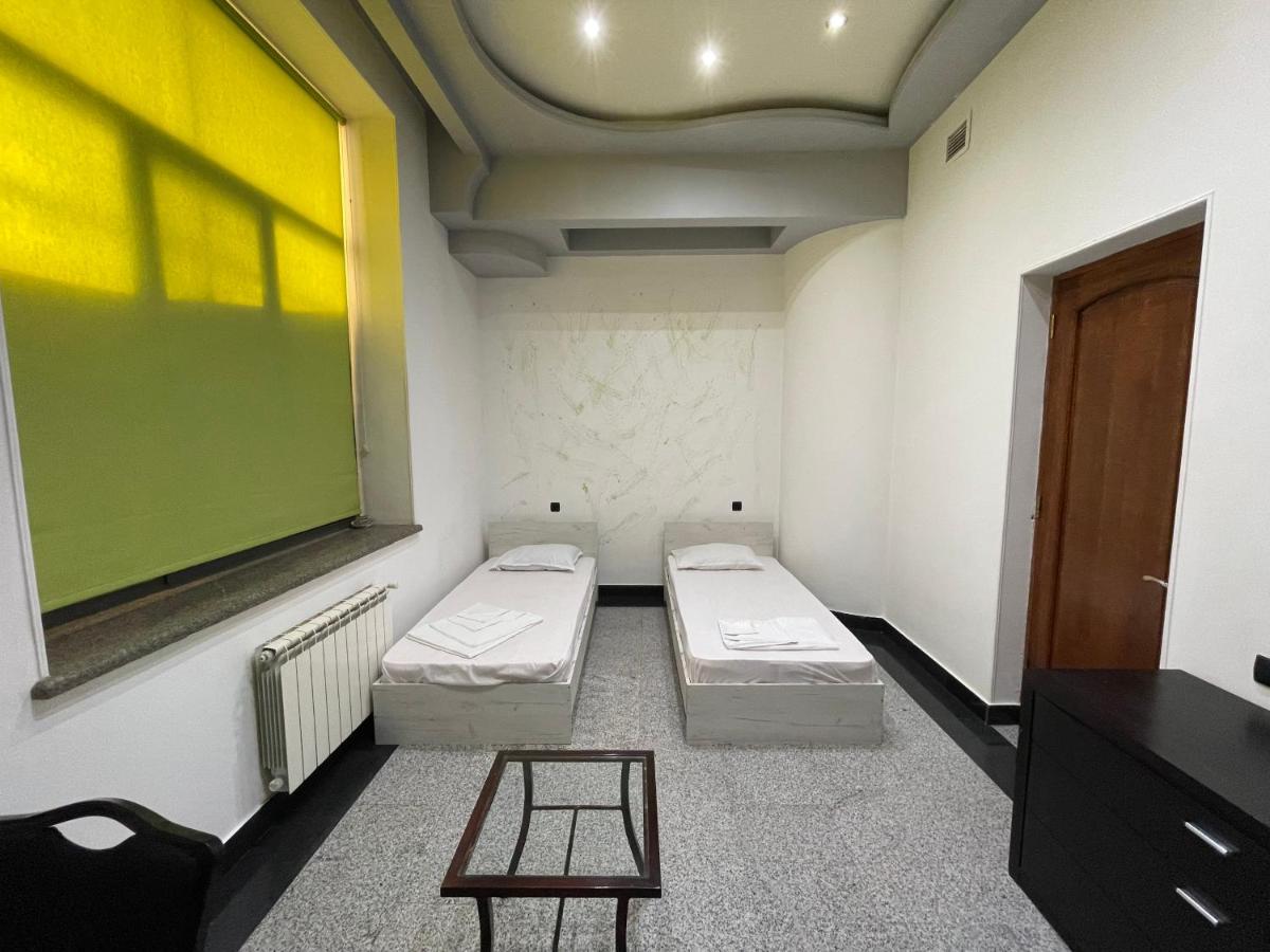 Joy Hotel Apartament Єреван Екстер'єр фото