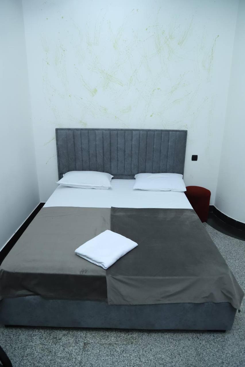 Joy Hotel Apartament Єреван Екстер'єр фото